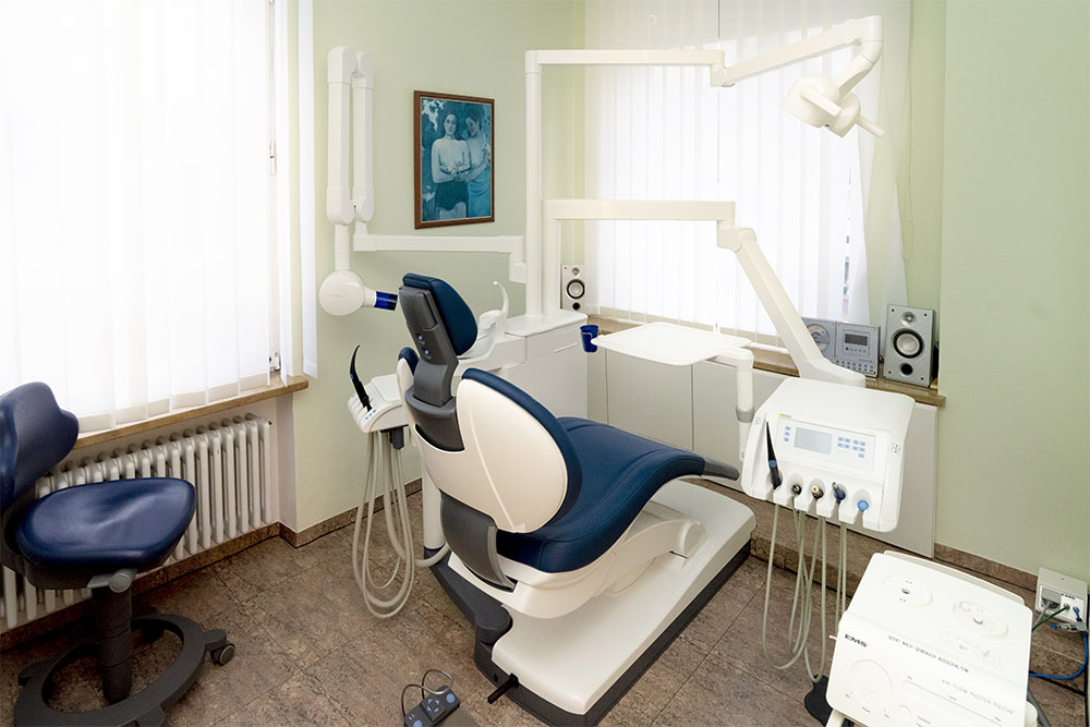 Zahnarztpraxis Dieminger - Zahnarzt Dr.med.dent. Werner Dieminger in 86356 Neusäß-Westheim